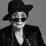 Yoko Ono de chapeu