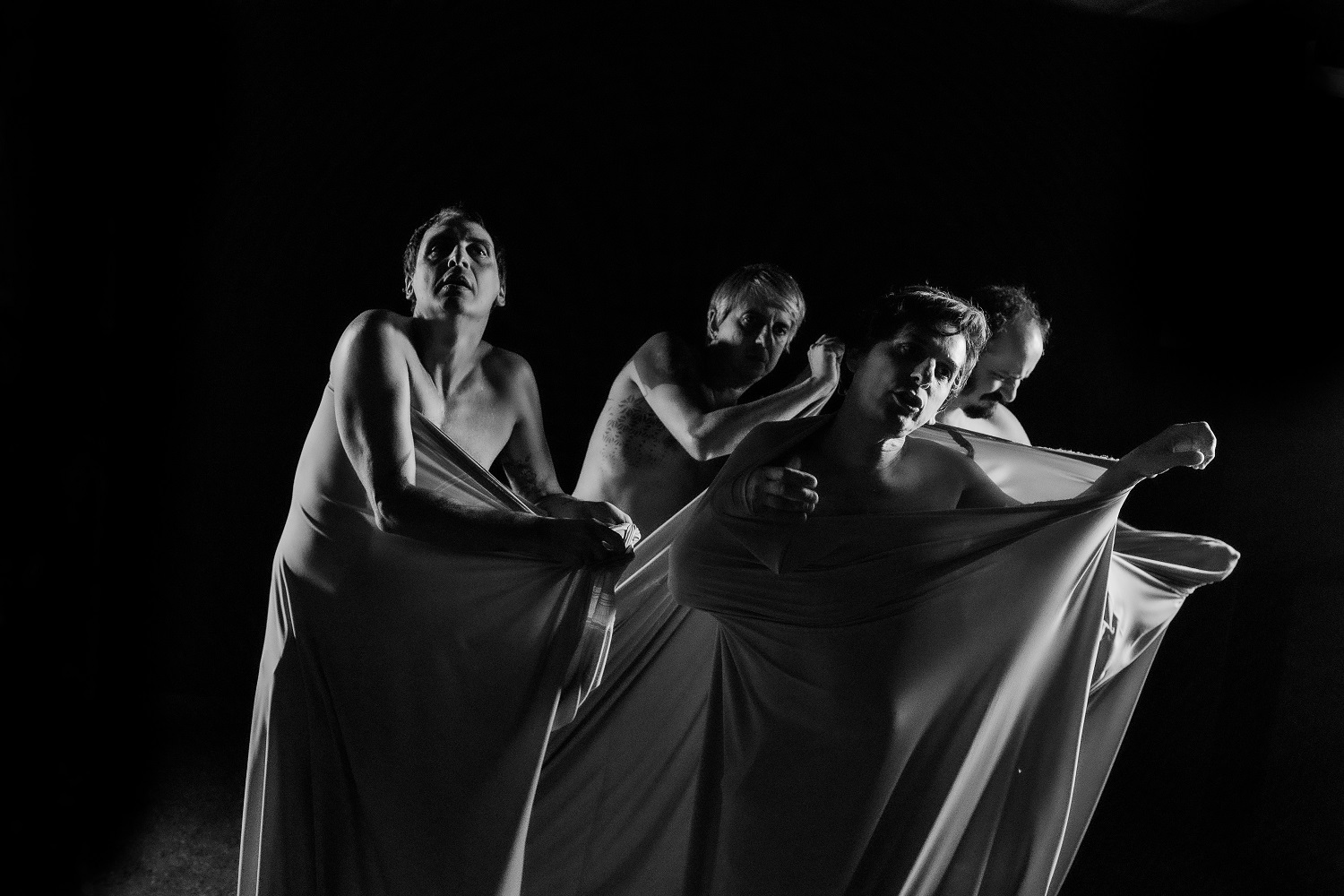 Com Aurora, Wry reafirma seu posto no indie rock brasileiro