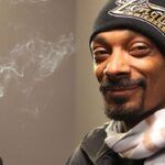 Snoop Dogg fumando maconha