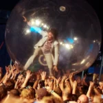 Wayne Coyne e a bola Zorb