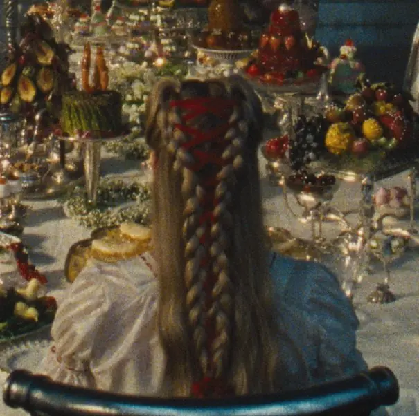 Charli xcx - House featuring John Cale