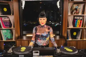 Música Que Não Toca Por Aí (M_AI)